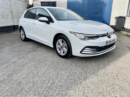 2023 Volkswagen Golf LIFE 2.0 TDI 115HP 5DR HATCHBACK €26,950