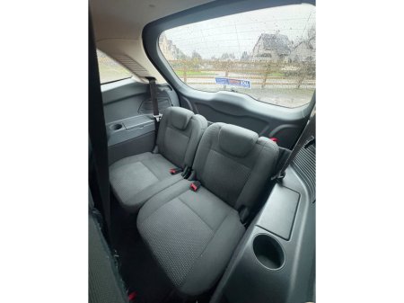 2013 Ford Grand C-Max 1.6 TDCI 95PS ACTIV €4,950 thumbnail