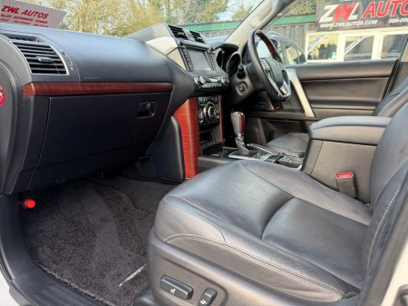 2017 Toyota Landcruiser  thumbnail