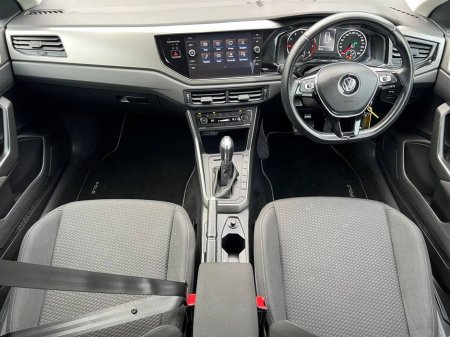 2019 Volkswagen Polo COMFORTLINE 1.0 TSI // FULL SERVICE HISTORY // DIAMOND CUT ALLOYS // APPLE CARPLAY/ANDROID AUTO €15,900 thumbnail