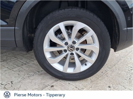 2025 Volkswagen T-Roc T-ROC EDITION 75 2.0TDI M6F 116HP €34,950 thumbnail