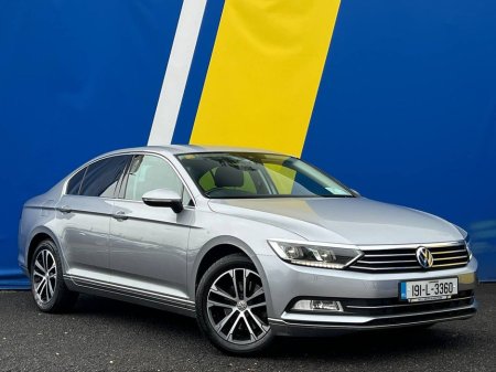 2019 Volkswagen Passat HIGHLINE 1.4 TSI // LEATHER/ALCANTARA HEATED SEATS // PARKING SENSORS // DUAL ZONE CLIMATE CONTROL