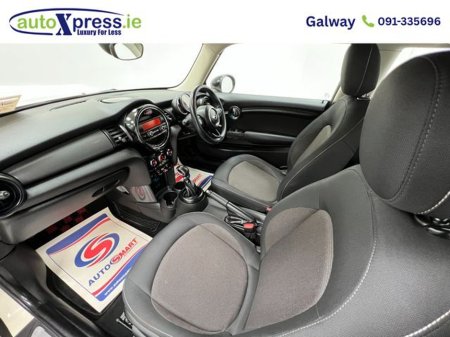 2017 MINI Cooper D 1.5 Automatic €15,895