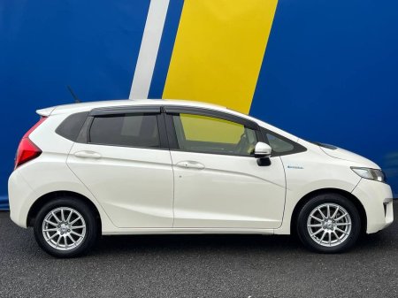 2016 Honda Fit F-PACKAGE 1.5 HYBRID // 2 YEAR NCT // REVERSE CAMERA // DIGITAL CLIMATE CONTROL €11,750