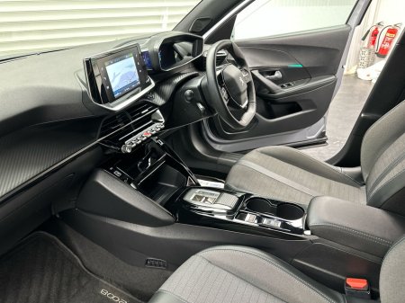 2023 Peugeot 2008 E ALLURE *FREE HAMPER* €75 P/W €23,890