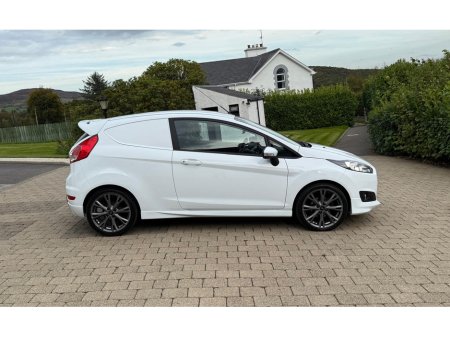 2017 Ford Fiesta 1.5tdci Sport €9,250 thumbnail