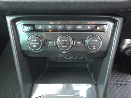 2018 Volkswagen Tiguan HIGH LINE-AUTOMATIC-4 MOTION-LOW MILEGE €23,450 thumbnail