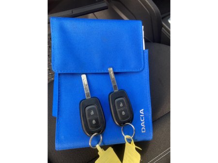 2022 Dacia Duster ESSENTIAL BLUE DCI 115 Passenger 5 Seats €18,495 thumbnail