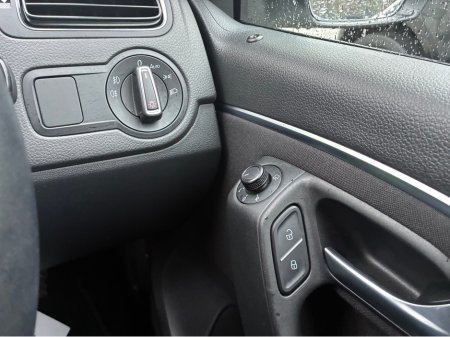 2016 Volkswagen Polo 1.2i TSI Petrol Automatic Comfortline €13,500 thumbnail