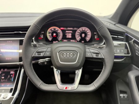 2025 Audi Q7 55 TFSI E S LINE BLACK ED QUATTRO €97,990 thumbnail