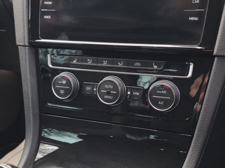 2018 Volkswagen Golf 1.0 TSI 115HP R-Line €18,999 thumbnail