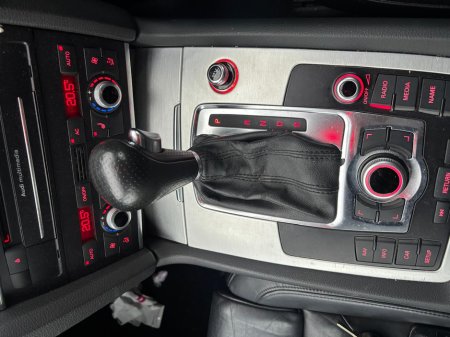 2011 Audi Q7 3.0 TDI 204  SPORT 5DR  AUTO  7  SEATER thumbnail