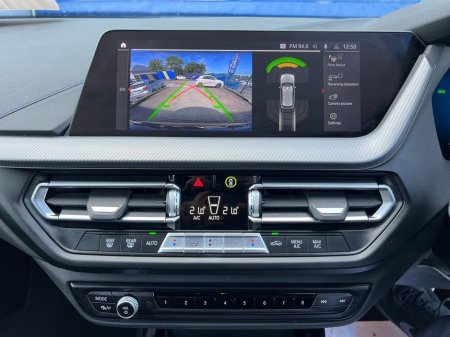 2022 BMW 1 Series 118d M-SPORT 2.0 AUTO // 18" DIAMOND CUT ALLOYS // 360 DEGREE SURROUND PARKING SENSORS // WIRELESS CHARGING BAY €29,950 thumbnail