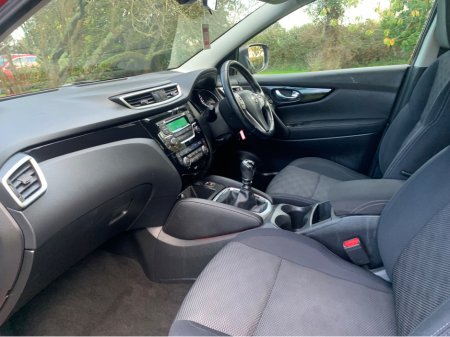 2015 Nissan Qashqai 1.5 DSL SV 4DR €9,495 thumbnail