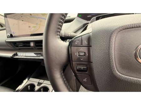 2023 Toyota Prius Prius Plug-in Hybrid 4DR Auto €31,990 thumbnail