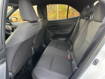 2024 Toyota Yaris Cross YARIS CROSS LUNA SPORT €30,950 thumbnail