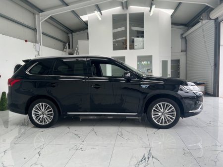 2021 Mitsubishi Outlander 2.4L Plug-in EV Instyle 5 seat €25,995