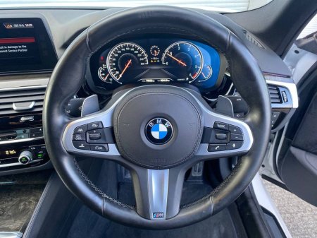 2018 BMW 5 Series 523d M-SPORT AUTO // HALF ALCANTARA M-SPORT SEATS // ADAPTIVE CRUISE CONTROL // HEADS-UP DISPLAY €28,900