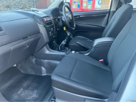 2016 Isuzu D-MAX 2.5 TD TWIN TURBO 4DR €16,500 thumbnail