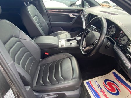 2021 Volkswagen Touareg 3.0TDI 231HP V6 4M DSG Design €38,170 thumbnail