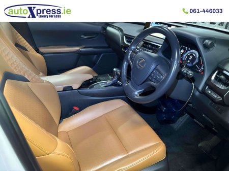 2019 Lexus UX 250 H VERSION C 2.0 Hybrid Automatic, Reversing camera €26,995