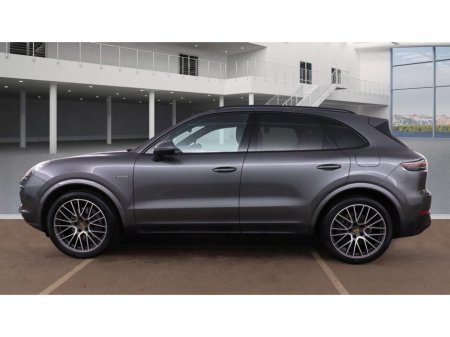 2021 Porsche Cayenne 3.0 V6 E-HYBRID  462 BHP TIPTRONIC-S €66,950