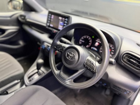 2020 Toyota Yaris 1.0 VVT-i 3Dr Terra €15,900 thumbnail