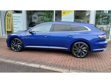 2025 Volkswagen Arteon 2.0TDI D7F 150HP R-LINE SHOOTING BRAKE, LAPIZ BLUE. €54,950 thumbnail