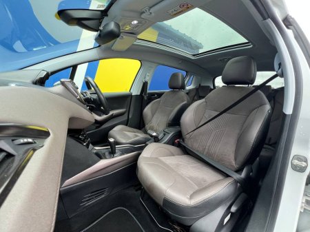 2015 Peugeot 2008 CIELO 1.2 AUTO // PANORAMIC SUNROOF // NEW NCT // PARKING SENSORS €12,700