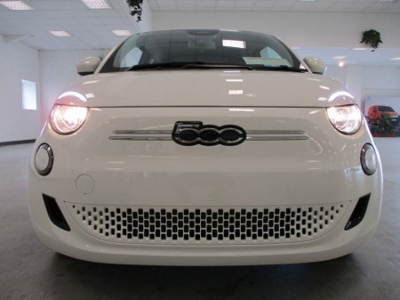 2025 Fiat 500e  €26,145