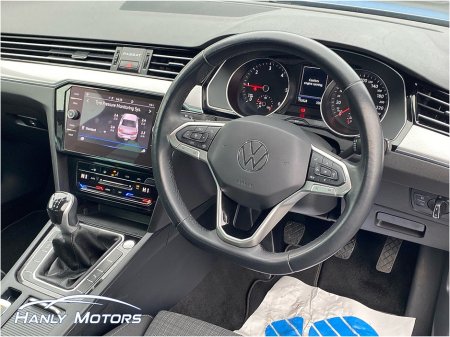 2022 Volkswagen Passat BUSINESS 2.0 TDI MANUAL 6SPEED FWD 150 4DR €25,995 thumbnail
