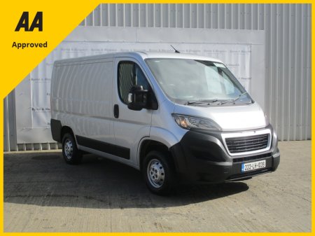 2022 Peugeot Boxer 330 L1 H1 2.2 BLUE HDI 1 120 6.3 ONE OWNER VAN FROM NEW. DOE TESTED AND TAXED !! 3 MONTHS WARRANTY AND 12 MONTHS AA COVER. PRICE PLUS VAT