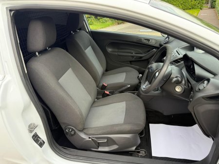 2017 Ford Fiesta 1.5tdci Sport €9,250 thumbnail