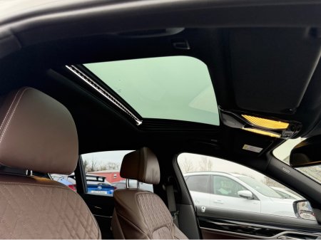 2017 BMW 7 Series 2L DLA- 7D20 4DR AUTO €28,900