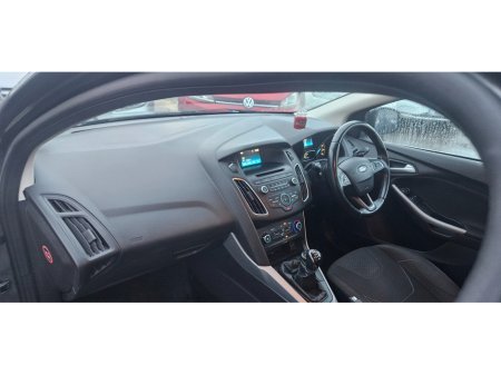2015 Ford Focus ZETEC eco 100bhp very low miles €8,750 thumbnail