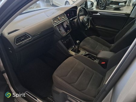 2019 Volkswagen Tiguan 150HP R-Line*CALL John 0861913954 €25,900 thumbnail