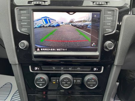 2014 Volkswagen Golf HIGHLINE 1.4 TSI AUTO // FULL SERVICE HISTORY // REVERSE CAMERA // LANE ASSIST €13,900 thumbnail