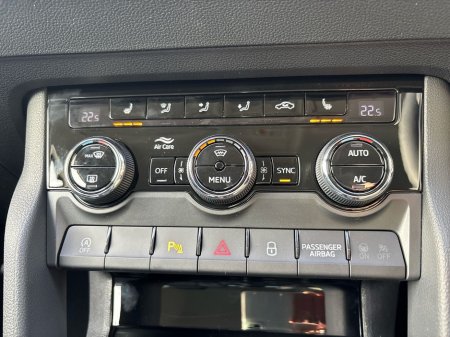 2026 Skoda Karoq Selection Plus 2.0TDI 115HP - Available for immediate 261 delivery €44,995 thumbnail