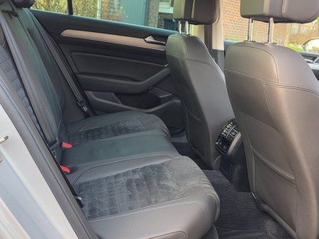 2015 Volkswagen Passat 1.6 TDI 120HP Highline €13,999 thumbnail