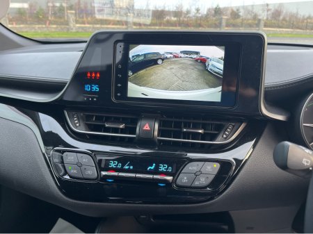 2017 Toyota C-HR 1.8 HYBRID AUTO LOW KM €16,950 thumbnail