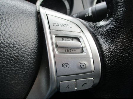 2021 Nissan Navara 2.3 DCI N-GUARD AUTO CREWCAB €30,081 thumbnail