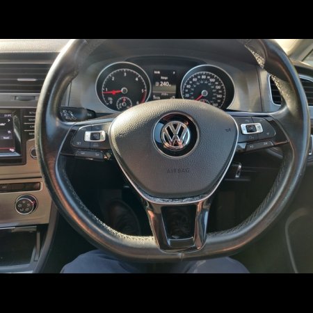 2013 Volkswagen Golf SE BLUEMOTION TECHNOLOGY TDI SA €8,300 thumbnail