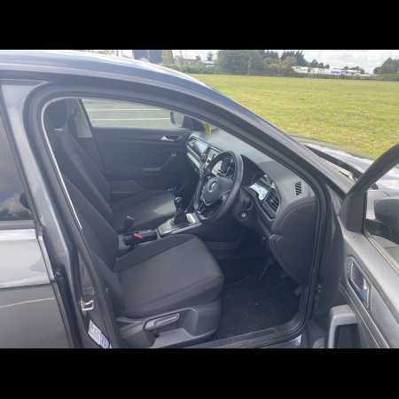 2019 Volkswagen T-roc 1.0 TSI MANUAL 6SPEED FWD 115HP 5DR €25,000 thumbnail