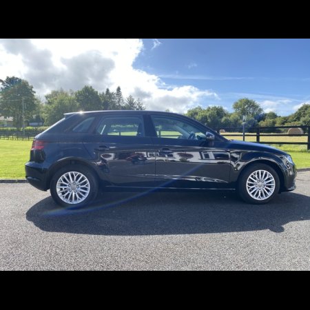 2015 Audi A3 1.6 TDI SE TECHNIK 110PS 5DR €13,000 thumbnail