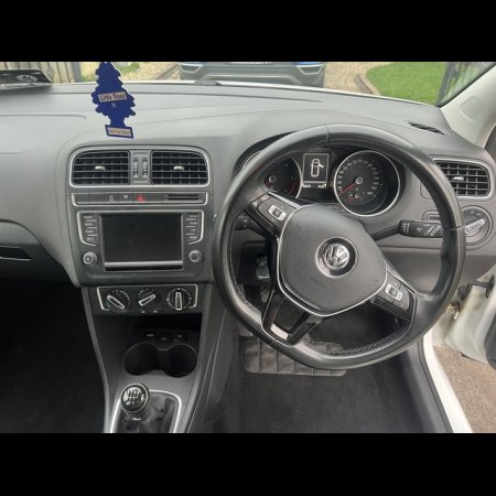 2015 Volkswagen Polo 1.4 SE 75 PS 5DR €10,600 thumbnail