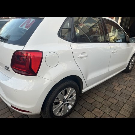 2015 Volkswagen Polo 1.4 SE 75 PS 5DR €10,600 thumbnail