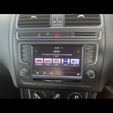 2015 Volkswagen Polo 1.4 SE 75 PS 5DR €10,600 thumbnail