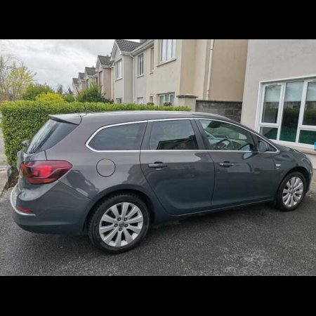 2013 Vauxhall Astra 1.7 CDTI ECOFLEX SE S/S 130PS 5DR €5,500 thumbnail