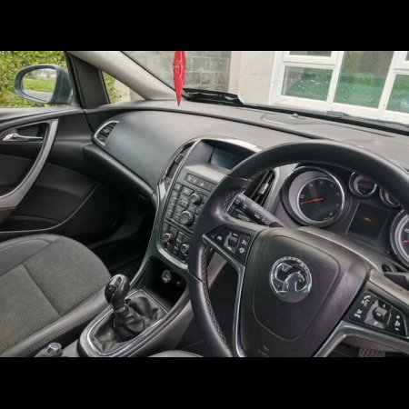 2013 Vauxhall Astra 1.7 CDTI ECOFLEX SE S/S 130PS 5DR €5,500 thumbnail