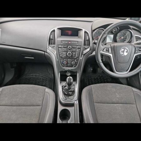 2013 Vauxhall Astra 1.7 CDTI ECOFLEX SE S/S 130PS 5DR €5,500 thumbnail